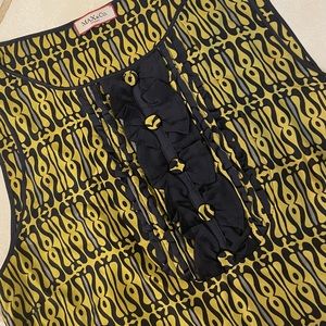 Max & Co lovely summer dress. Size 4, gold/navy color, good condition.